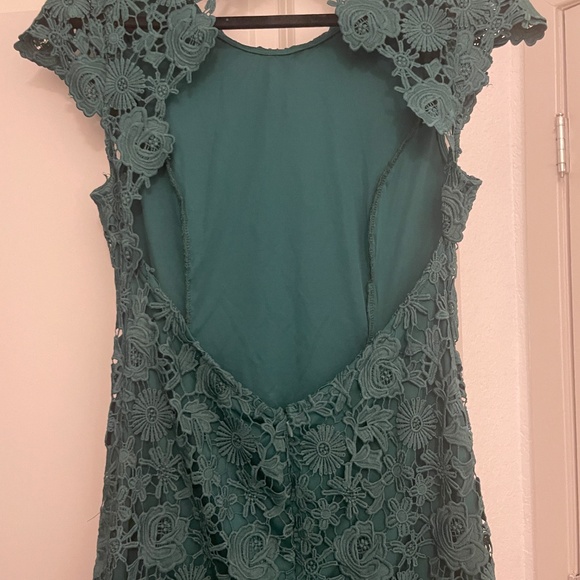 NWOT Lulu's Romance Language Dark Green Backless Lace Dress - Picture 10 of 11